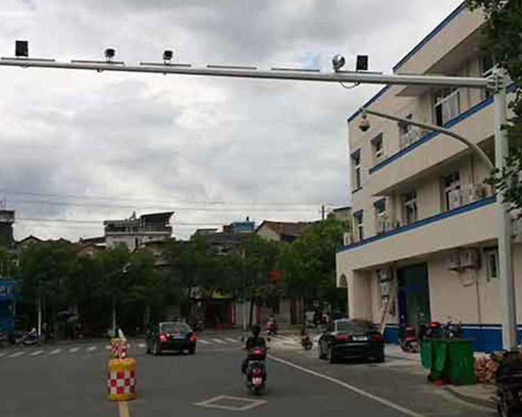 鑫雨杭電器設(shè)備公司為您分享，太原道路監(jiān)控桿除銹的方法？